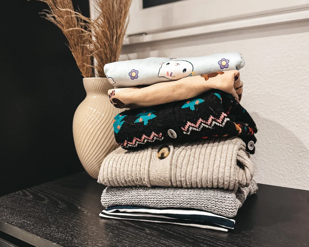 11 Things to Declutter Immediately + Checklist