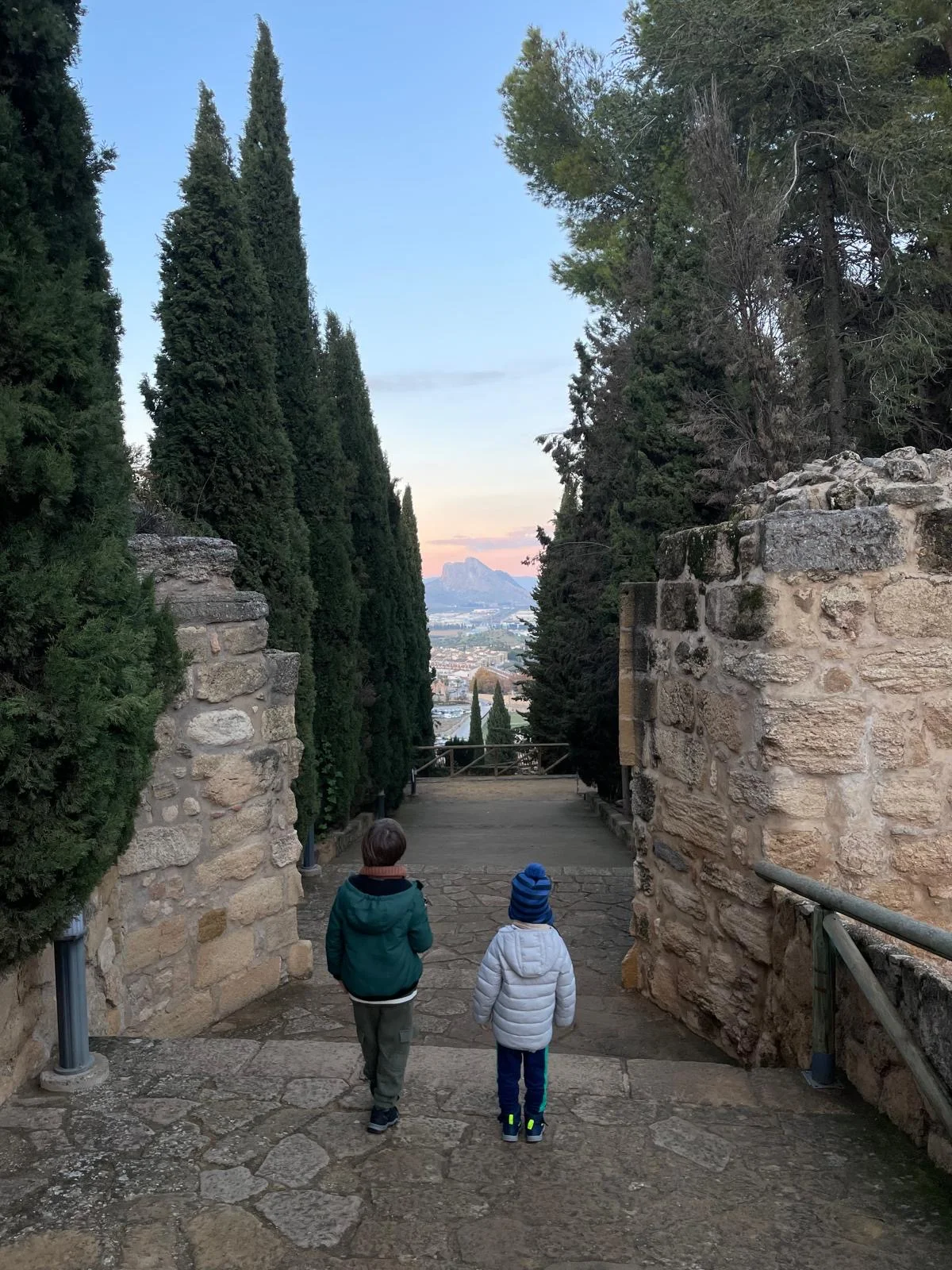 Balancing Technology and Family Time: A Thoughtful Approach to Screen Use